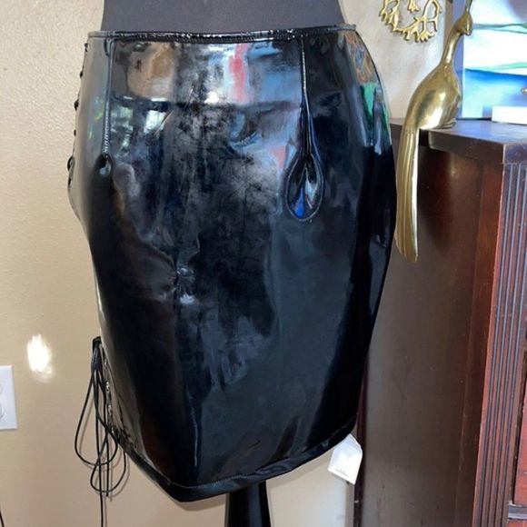 MISS CIRCLE NEW YORK NWT PATENT BLACK LACE UP SKIRT SZ LARGE NWT MS CIRCLE - Picture 8 of 8